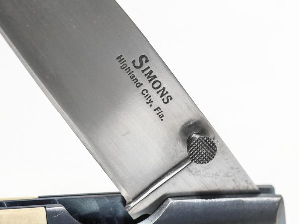 Simons Knife - Scrimshaw Nude on Simons Knife