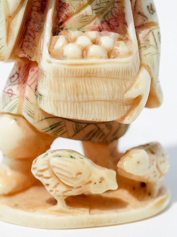 Unknown Artist - Man Selling Eggs Netsuke