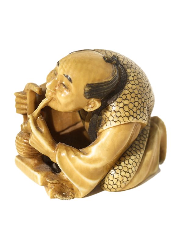 Unknown Carver - Masterfully Carved Netsuke