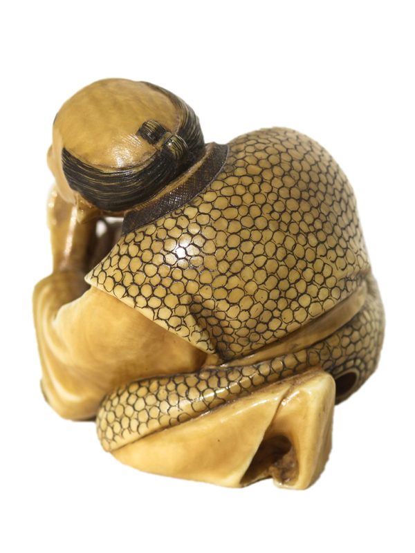 Unknown Carver - Masterfully Carved Netsuke