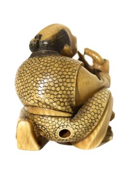 Unknown Carver - Masterfully Carved Netsuke