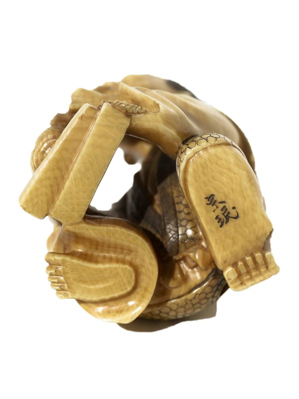 Unknown Carver - Masterfully Carved Netsuke