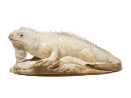 Unknown Carver - Iguana Carving