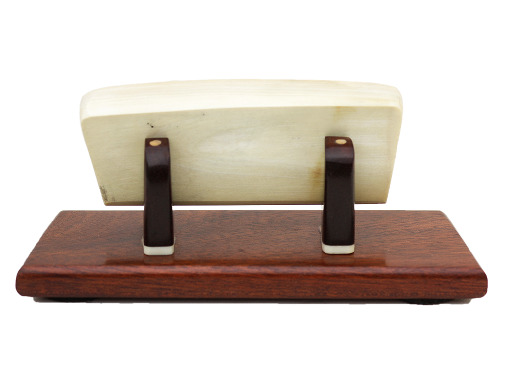 David Adams Scrimshaw - Grizzly on the Prowl